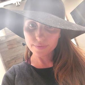 Black felted wool large brim hat